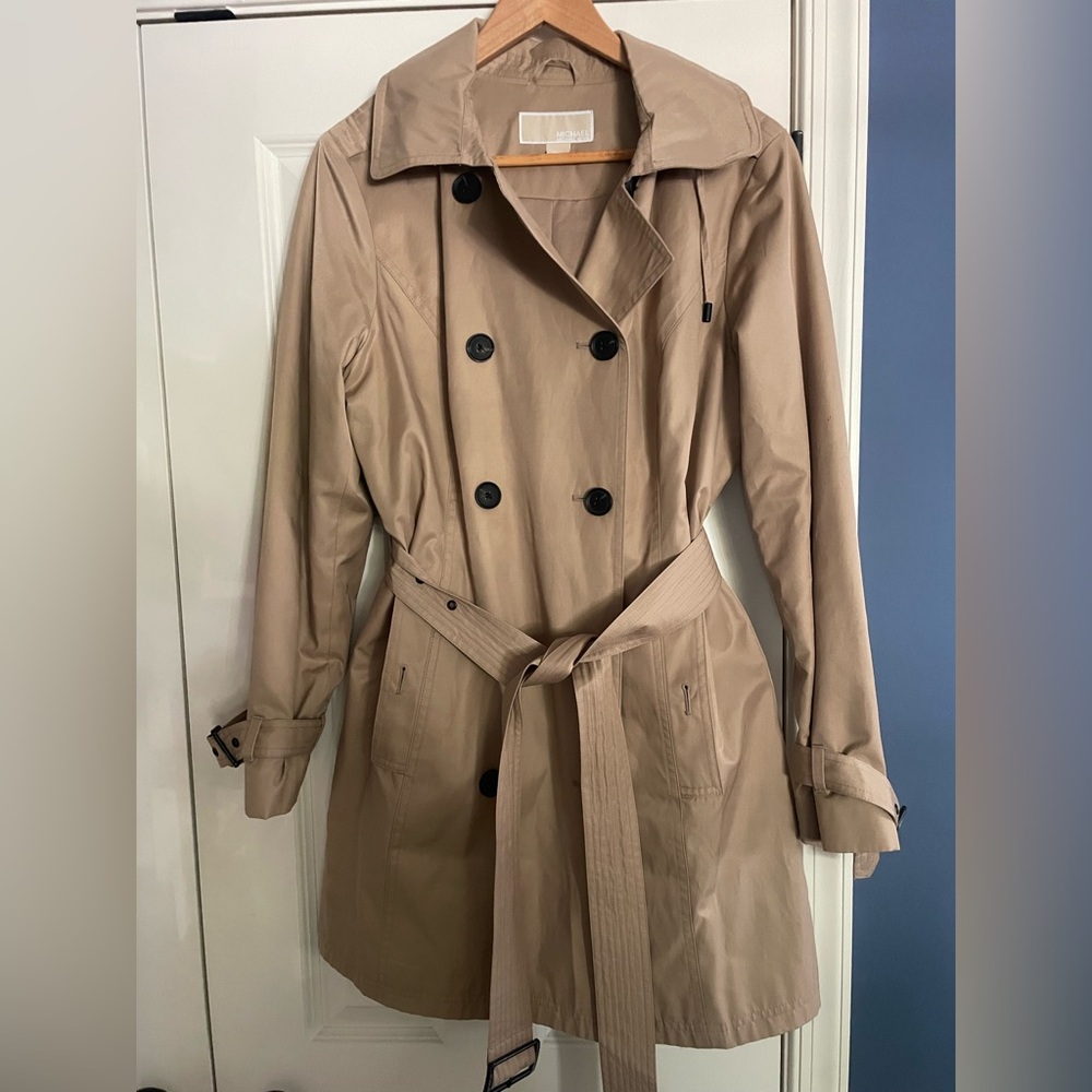 NEVER WORN Michael Kors Classic Tan Double-Breasted Trench Coat Rain Coat, Large